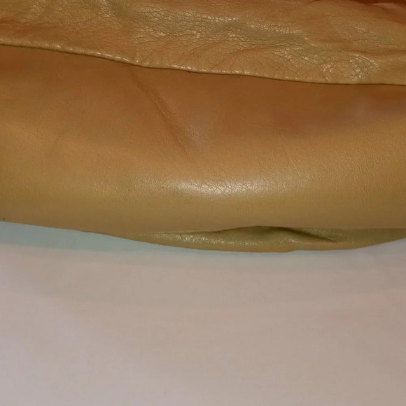 Creamy Gold Bueno Shoulder Purse - Picture 3 of 9